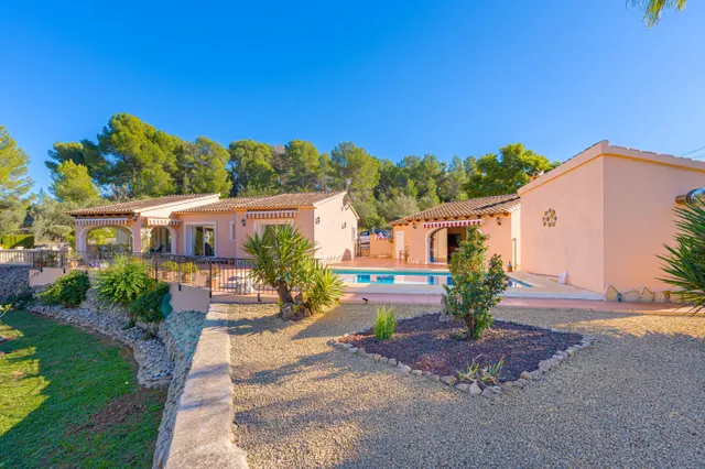 Finca Valleverde. Encantadora villa de una sola planta en venta en Llíber con una gran parcela. — 3
