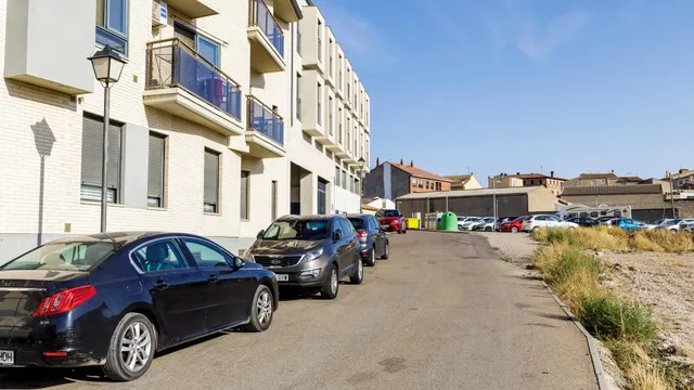 Piso en venta con gran terraza de 68 m2, garaje y trastero | La Muela, Zaragoza — 33