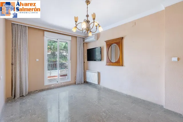 ADOSADA EN URBANIZACIÓN EN HUETOR VEGA — 17