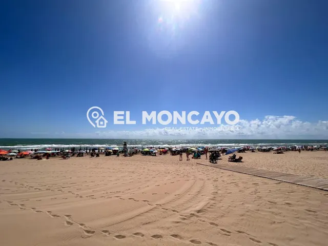 Fantástico apartamento de tres dormitorios a tan solo 300m de las playas de Guardamar del Segura, Alicante — 25