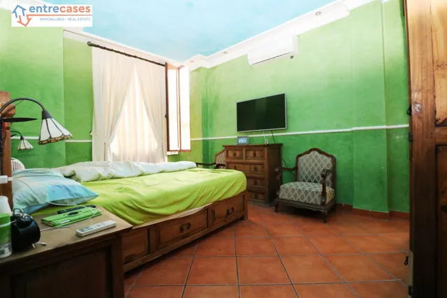 CASA INDEPENDIENTE EN EL CENTRO DE SAGUNTO — 11