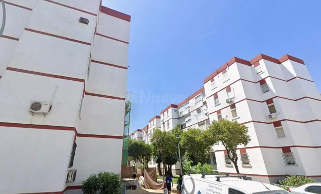 SE VENDE PISO OKUPADO en Calle GRABADORES Nº 4 Sevilla (Sevilla) — 2