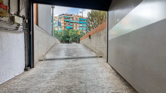 Parking 12m² en alquiler - Zona Franca — 7