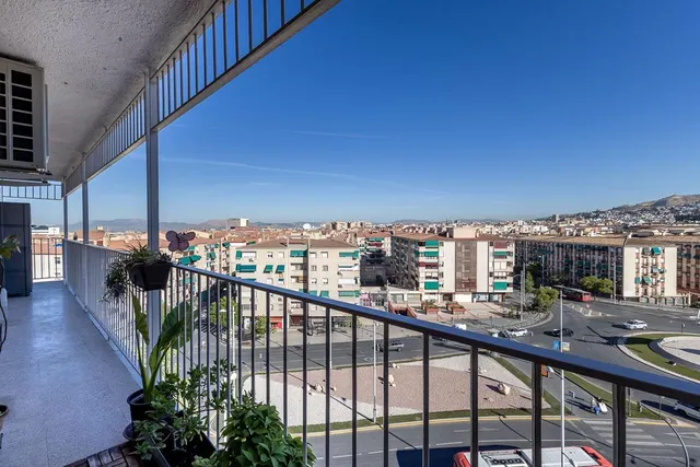 PISO REFORMADO CON VISTAS PANORÁMICAS A UN PASO DEL CENTRO DE GRANADA — 18