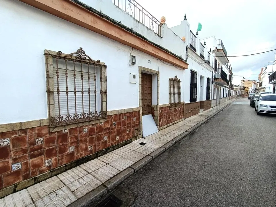 Casa 4 habitaciones 172m² en venta - Guillena pueblo