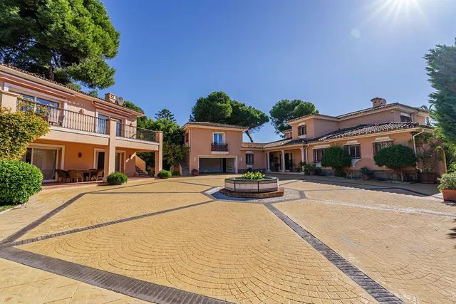 Chalet 9 habitaciones 735m² en venta - Costa Del Sol — 42