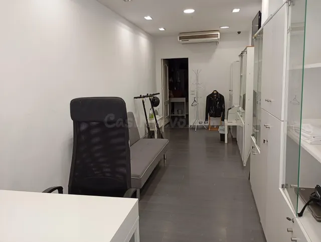 Se vende local comercial cerca de la playa Los Cristianos - foto 2