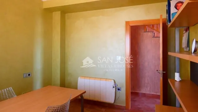 SE VENDE ESPECTACULAR CHALET EN PINOSO. — 15