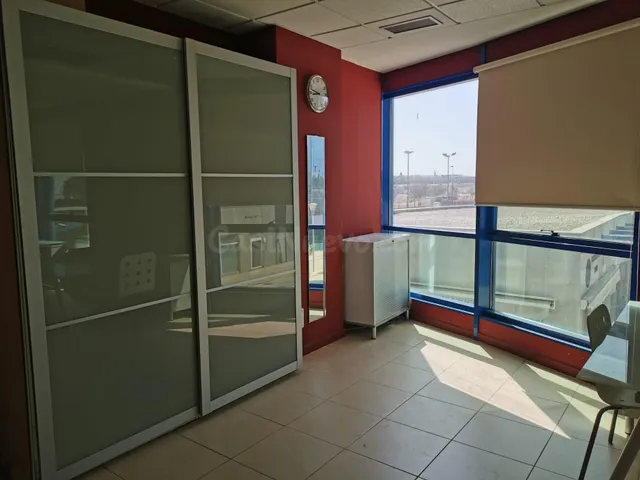 Oficina 55m² en alquiler - Nuevo Torneo - foto 3