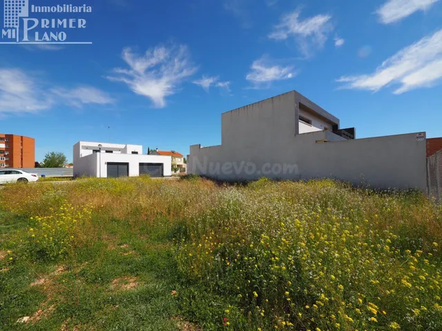 Se vende solar en el poligono 20 tomelloso con 230 m2 y 12 m - foto 2