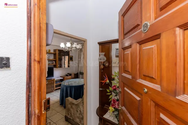 Piso para reformar junto a Plaza Einstein – 3 dormitorios y vistas despejadas — 3