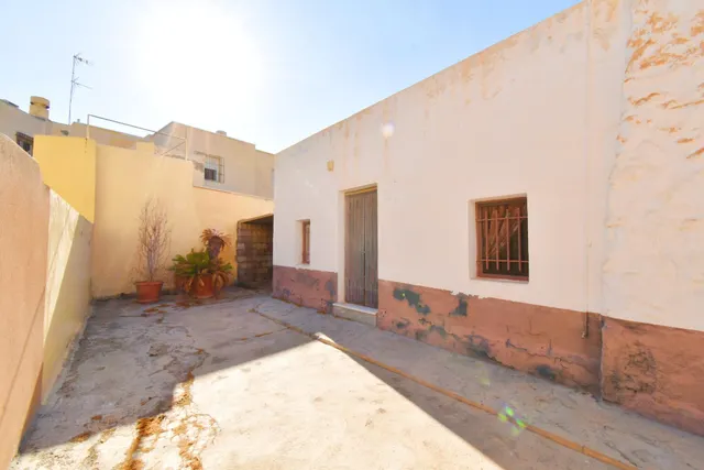 Casa a reformar en ejido norte con porche y zona de aparcamiento !!!! — 29