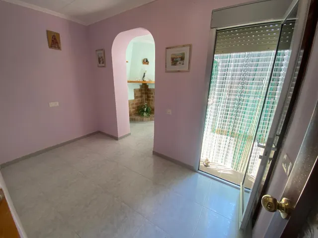¡AMPLIA VIVIENDA CON TERRAZA EN LA ZONA ALTA DE LA POBLACIÓN! — 29