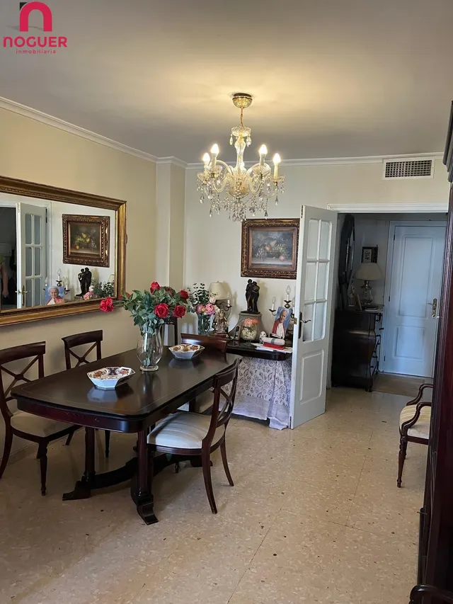 PISO ZONA ZOCO DE CUATRO DORMITORIOS , DOS BAÑOS , TERRRAZA Y  ASCENSOR — 32