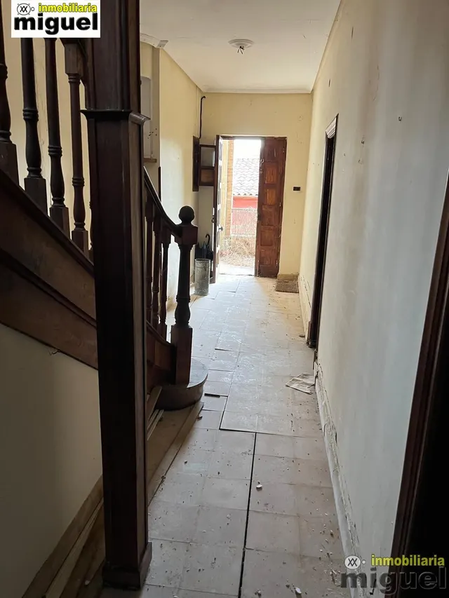 Se vende gran propiedad para rehabilitar en Abándames, Peñamellera Baja — 13