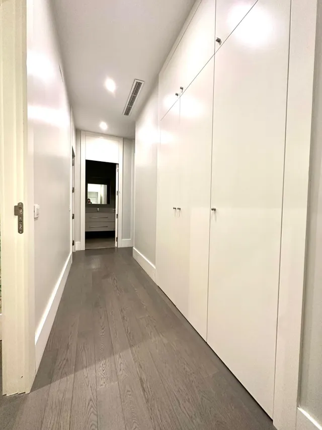 IMPRESIONANTE VIVIENDA EN CLAUDIO CUELLO ESQUINA JORJE JUAN — 49