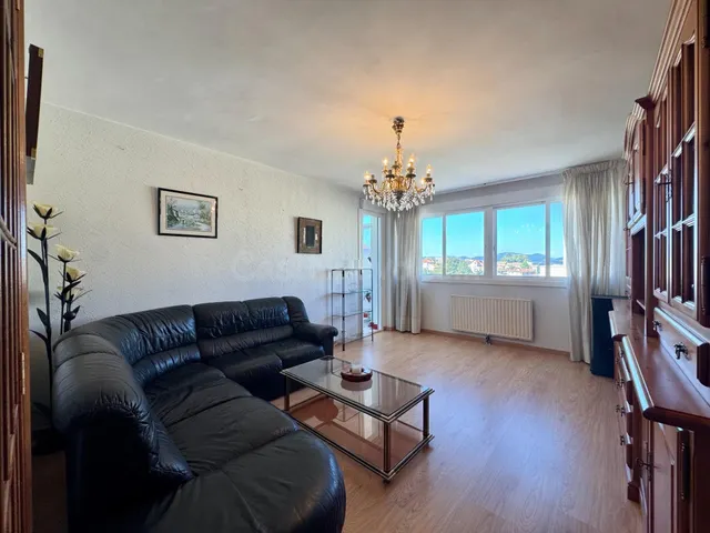 Piso de 4 habitaciones con terracita acristalada. Vigo. Ref. - foto 4