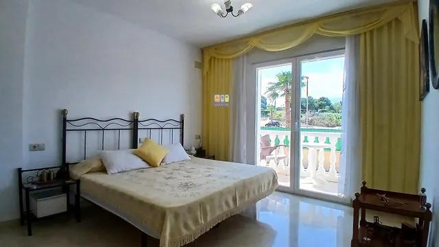 IMPRESIONANTE CHALET EN ALFAS DEL PI — 31