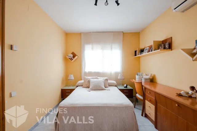 Casa con terraza, jardín y amplios espacios — 36