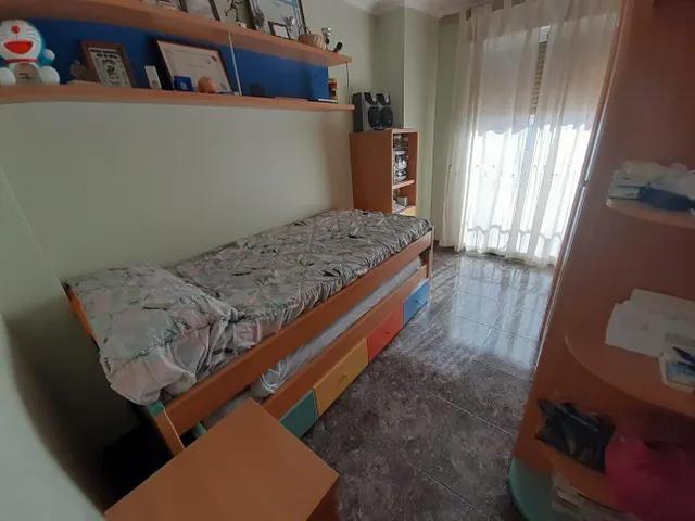 Edificio entero planta baja y 3 alturas — 13