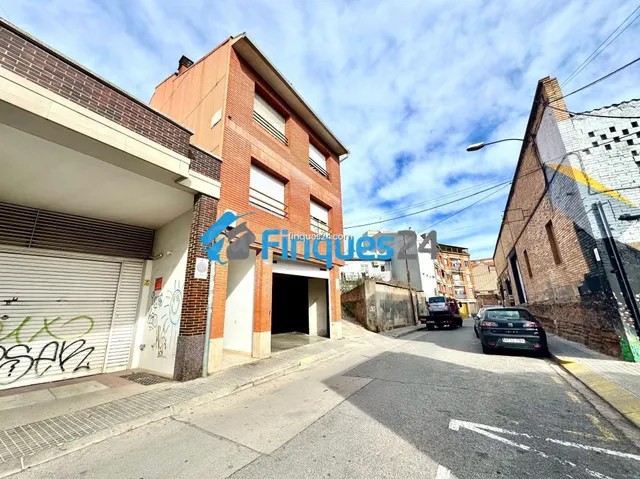 37 plazas de aparcamiento en el centro de Manresa - Barcelon