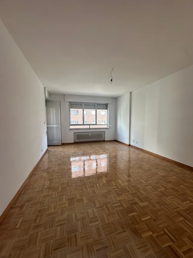 VENTA: Amplio Piso Zona Alta — 13