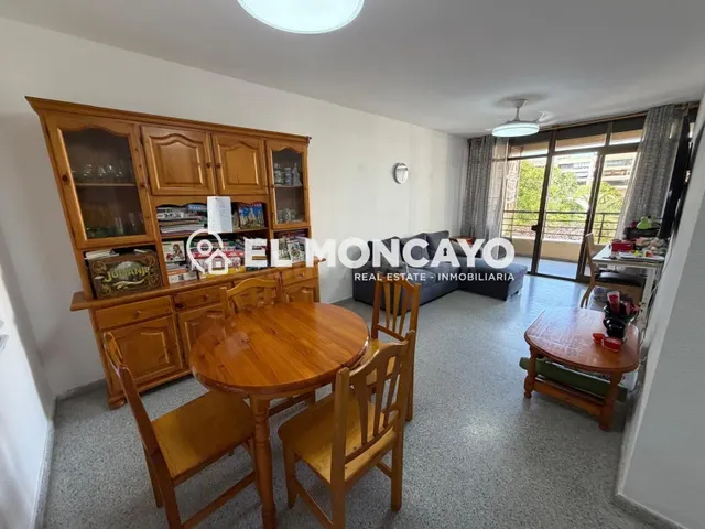 Fantástico apartamento de tres dormitorios a tan solo 300m de las playas de Guardamar del Segura, Alicante — 2