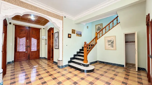 Casa señorial en venta en Manuel – 399 m2, techos altos y múltiples posibilidades — 2