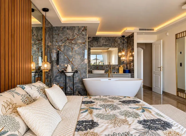 Exclusivo ático de lujo en Elviria con espectaculares vistas al mar — 28