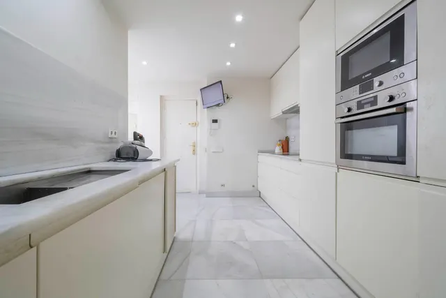 VIVIENDA DE AUTOR | 178 m2 | 7ª PLANTA | 5 DORMITORIOS | PARQUE DE LAS AVENIDAS — 28