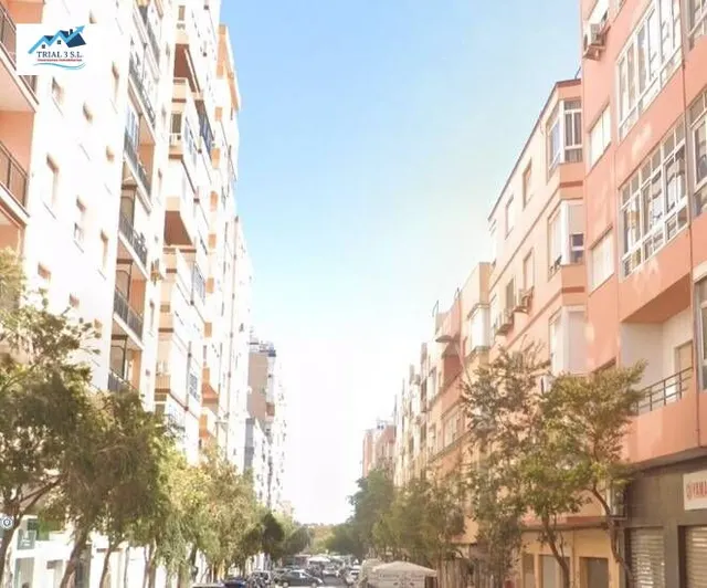 Venta de piso en Almería - foto 2