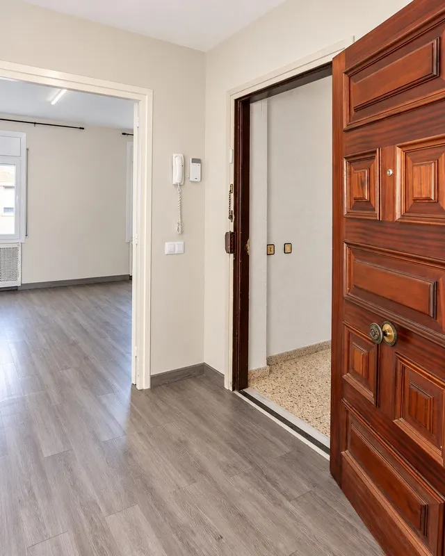 ¡ubicación privilegiada! fantástico piso junto al mercado segarra en Santa Coloma de gramenet — 11