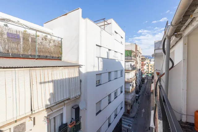 Ático reformado con ascensor, terraza y chimenea, listo para entrar a vivir — 10