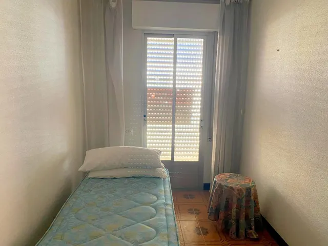 AMPLIA VIVIENDA CON PATIO Y GARAJE — 13