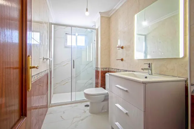 Estupendo piso en Polígono San Pablo, en calle Juan Espantaleón, junto Avda Villas de Cuba!! — 19