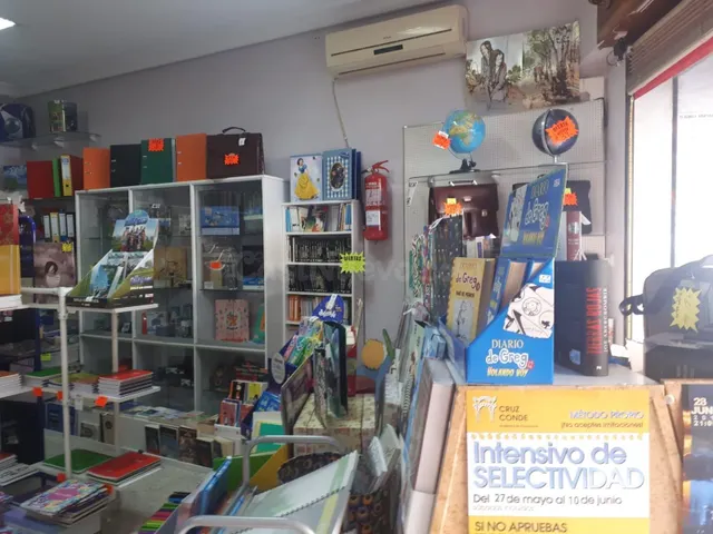 LOCAL JUNTO JARDINES VETERINARIA - foto 5