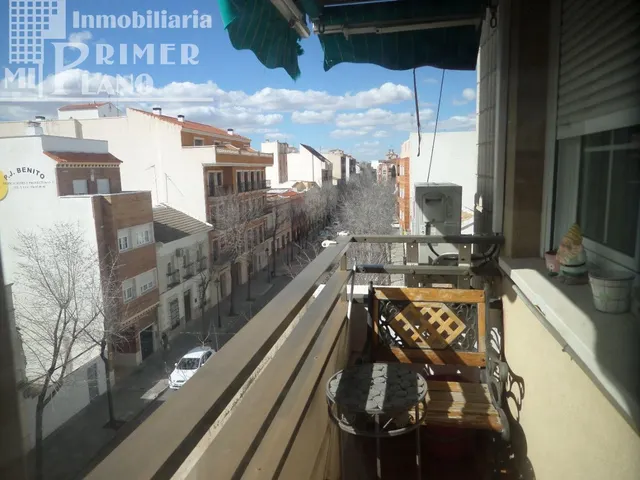 Piso de 4 dormitorios, cocina y baños, 120m2, con plaza de garaje y exterior, Dña.Crisanta — 9