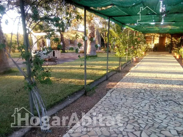 CHALET SEMINUEVO CON PISCINA, TERRAZA Y GARAJE — 34