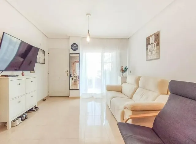 Apartamento de 2 dormitorios 1baño en Orihuela Costa (Alican