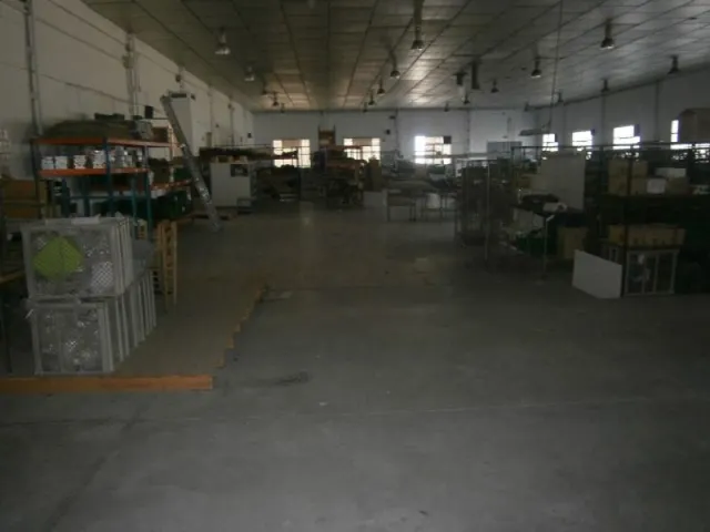 Nave industrial con vivienda y parcela de 11.800 metros — 13