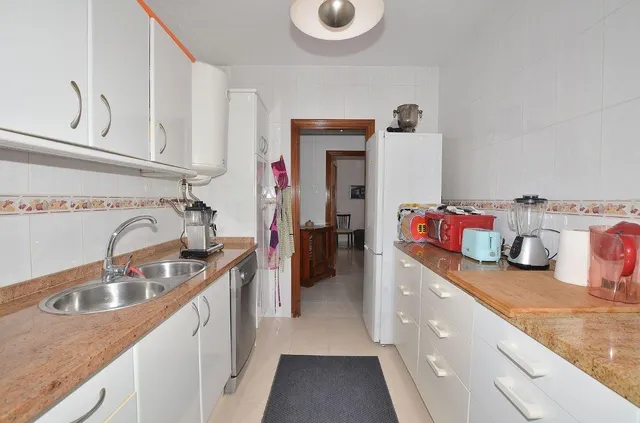 ¡Descubre este encantador piso a solo 650 metros de Puerto Marina! — 5