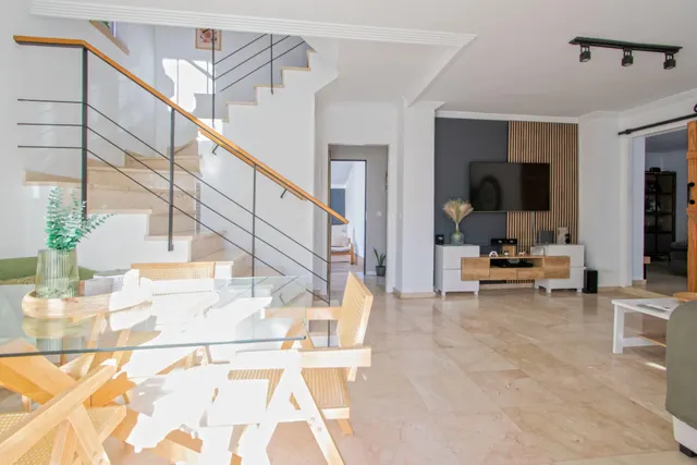 Chalet Independiente y privado en Bormujos — 25