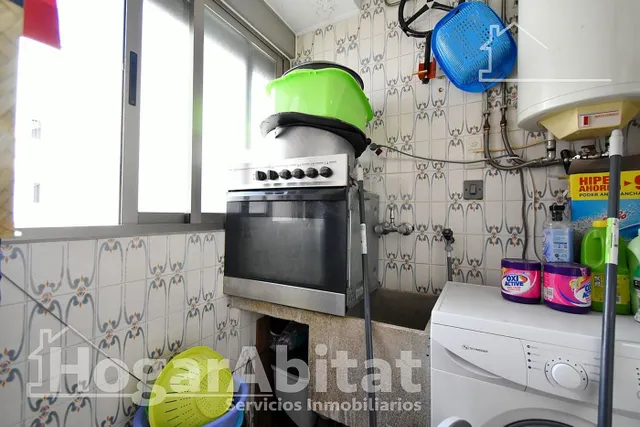 Muy amplio con balcón, exterior y muchísima luz natural — 29