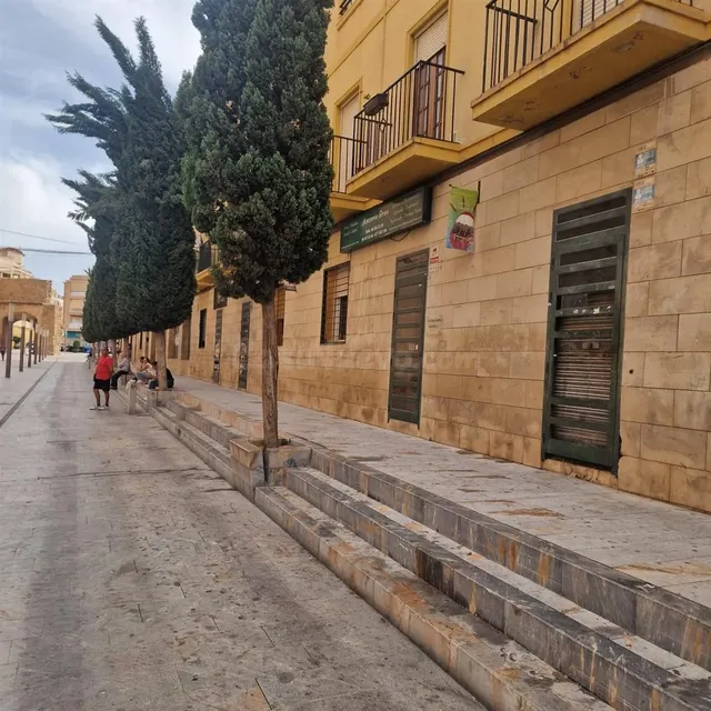 LOCAL COMERCIAL FRENTE A COLEGIO SANTO DOMINGO - ORIHUELA - — 3