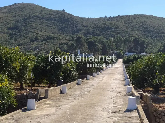 FINCA RÚSTICA A LA VENTA EN UN ENTORNO ÚNICO — 22