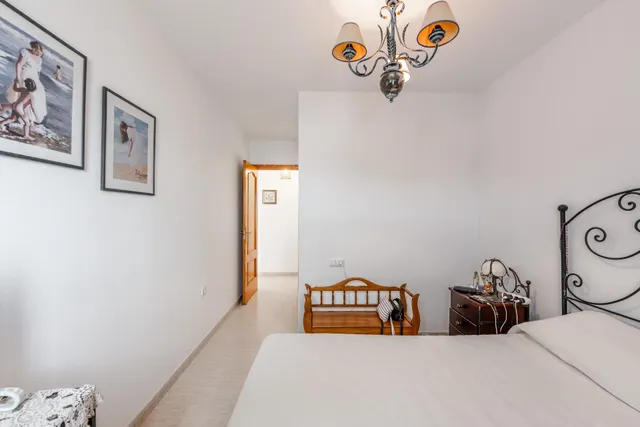 Ático Exclusivo en Roquetas de Mar con Amplia Terraza y Piscina Comunitaria — 20