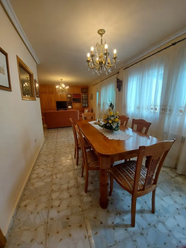 Casa en Toreno con Terreno: Amplia Propiedad de 3 habitaciones — 7