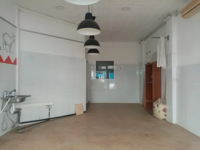 LOCAL COMERCIAL EN EL CORAZÓN DE ESTEPONA — A 100 M DE LA PLAZA CENTRAL — 21