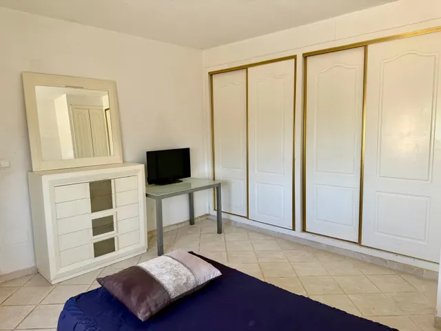 Villa independiente con finca de 19.000 m2 en Castalla — 10