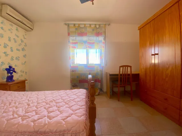 Gran casa de pueblo a dos calles en el centro — 35